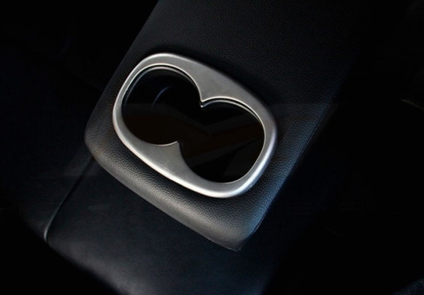 Mitsubishi Outlander (15–) Окантовка подстаканника