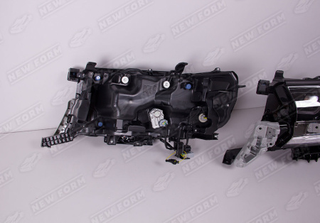 Toyota Land Cruiser LC 200 (2 рестайлинг) 2015 - н.в. Передние фары стиль Lexus