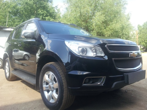 Chevrolet TrailBlazer (12–16) Защита радиатора, чёрная (2 части)