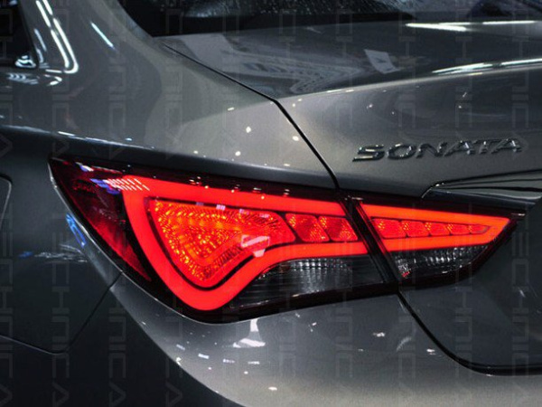 Hyundai Sonata YF (10-) задние светодиодные фонари, красно-тонированные, комплект 2 шт.