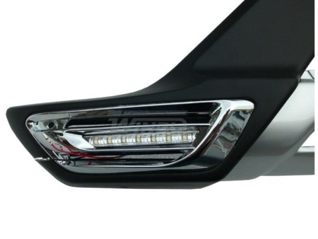 Hyundai Santa Fe (2012-) накладка переднего бампера с фарами DRL