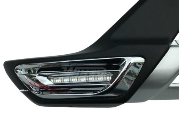 Hyundai Santa Fe (2012-) накладка переднего бампера с фарами DRL