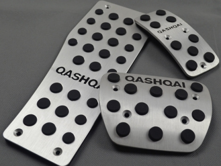 Nissan Qashqai (06-), +2 (08-) алюминиевые накладки на педали с надписью "Qashqai" для АКПП, комплект 3 шт.