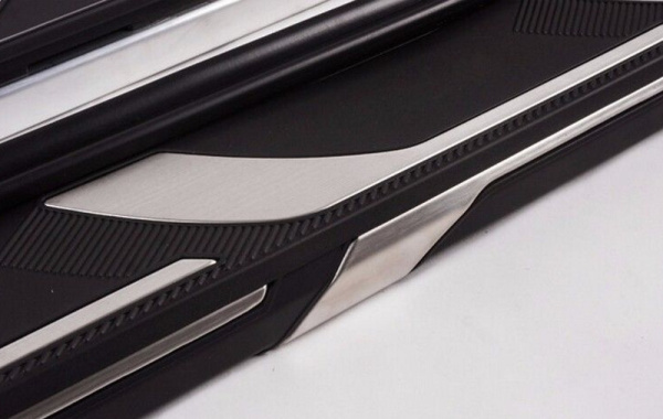 Audi Q5 (17–) Пороги OEM