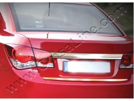 Chevrolet Cruze (2009-) накладка на крышку багажника над номерным знаком из полированной нержавеющей стали