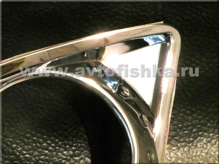 Toyota Corolla (06-) накладки противотуманных фар переднего бампера хромированные рамки, комплект 2 шт.