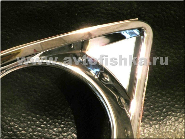 Toyota Corolla (06-) накладки противотуманных фар переднего бампера хромированные рамки, комплект 2 шт.