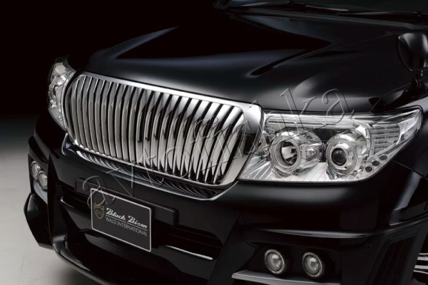 Toyota Land Cruiser 200 (07-11) решетка радиатора хромированная пластиковая, вертикальный дизайн.