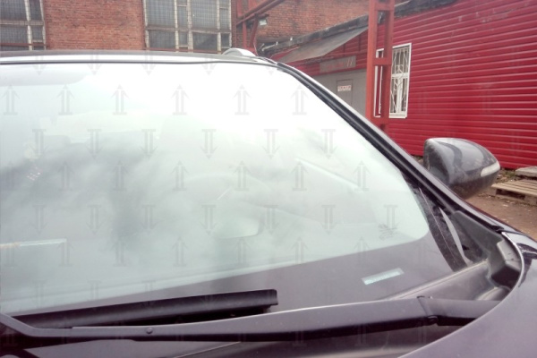 Kia Sportage (10–/14–) Дефлектор лобового стекла