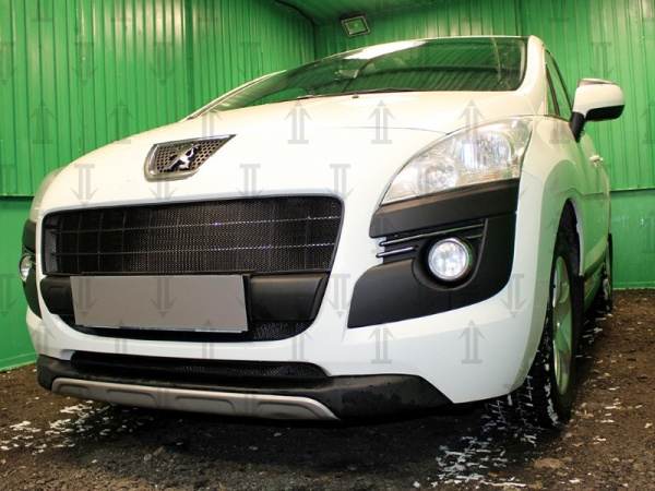 Peugeot 3008 (10–14) Защита радиатора, чёрная, середина