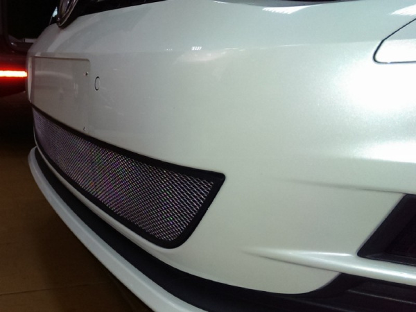 Volkswagen Golf (13–) Защита радиатора, хром