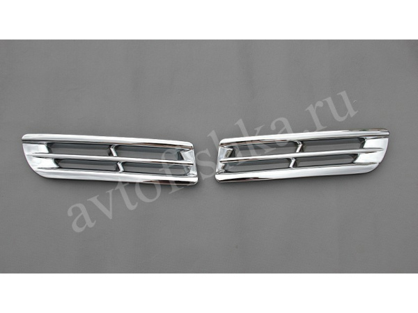 Toyota Highlander 10-12 пластиковые хромированные накладки на воздухозаборники переднего бампера