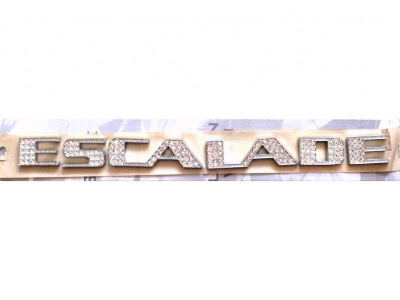 Логотип Escalade на кузов с отделкой под Swarovski для автомобилей Cadillac, 1 штука