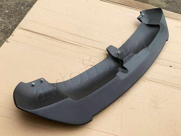 Спойлер с воздухозаборником на Honda CR-V