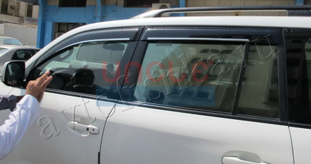 Toyota Land Cruiser 200 (08-) дефлекторы боковых окон темные широкие, ветровыми с хромированной полосой, комплект 4 шт.