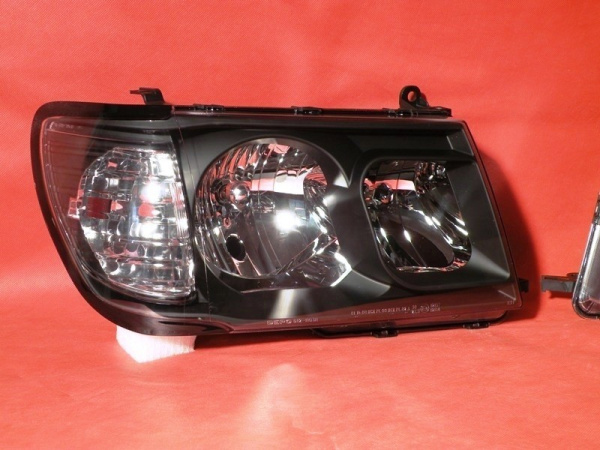 Toyota Land Cruiser 100 (98-05) фары передние черные матовые, с совмещенными поворотниками, комплект 2 шт.