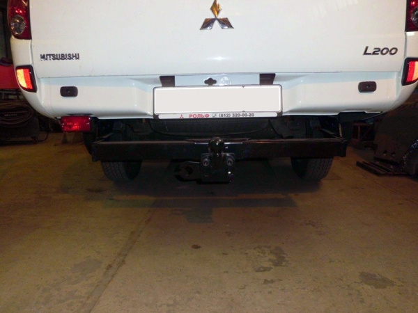 Mitsubishi L200 (06–/09–/15–) Фаркоп (тягово-сцепное устройство) (120/3000кг) (на а/м '15- без бампера)