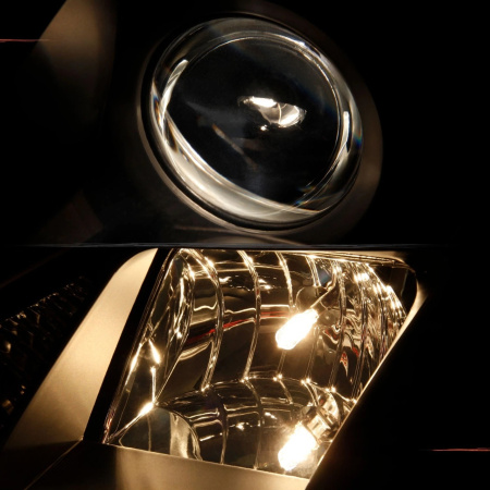 Ford Focus 1 (2000-2004) передние фары линзованные черные, со светодиодной подсветкой ДХО