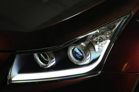 Chevrolet Cruze (2011-2016) фары передние черные линзовые с диодной подсветкой ДХО