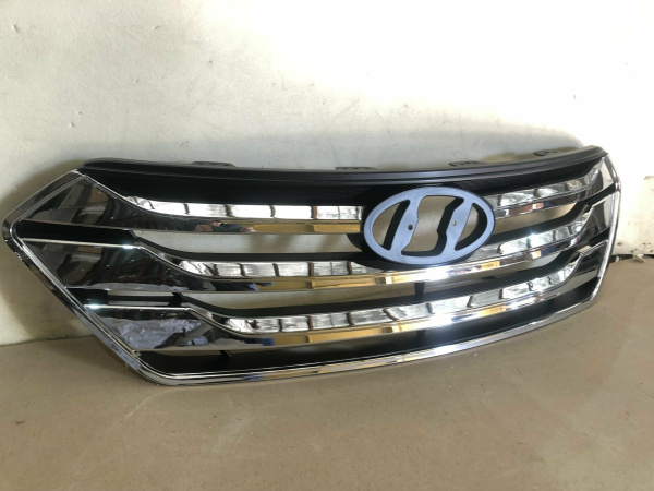 Hyundai Grand Santa Fe (13–16) Решетка радиатора штатная хром