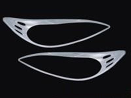 Toyota Camry V30 (02-06) хромированные рамки на передние фары, комплект 2 шт.