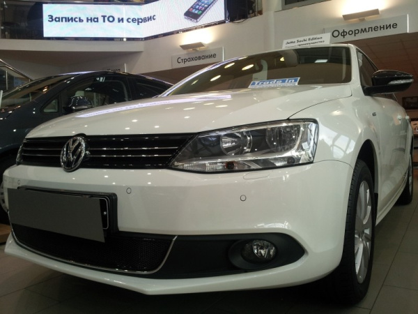 Volkswagen Jetta (11–) Защита радиатора Premium, чёрная