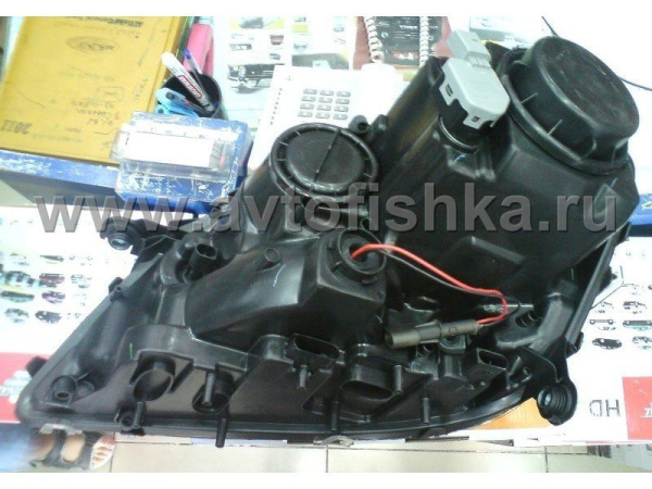 Mercedes ML W164 (05-08) фары передние линзовые хромированные, со светящимися ободками и с нижней светодиодной подсветкой, с мотором электрокорректора, комплект 2 шт.