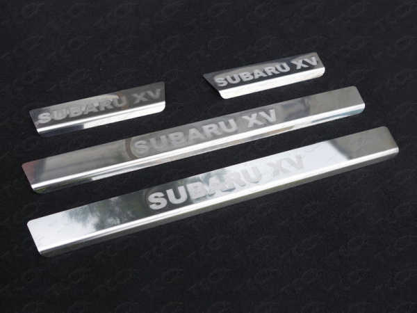 Subaru XV (12–) Накладки на пороги (лист зеркальный надпись Subaru XV)