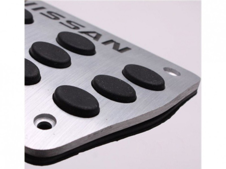 Nissan Qashqai, Maxima, Teana, Altima алюминиевые накладки на педали с надписью "Nissan" для АКПП, комплект 3 шт.