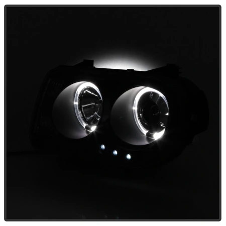 Chrysler 300C LX (04-11) 2.7L V6 24V фары передние линзовые черные, со светящимися ободками и светодиодной подсветкой, комплект 2 шт.