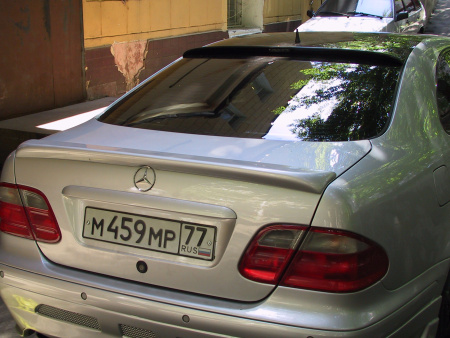 Mercedes E-Class W208 накладка LORINSER на крышку багажника