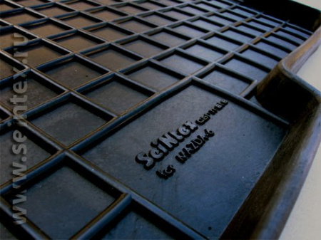 Suzuki Grand Vitara 3 (05-) 5 дверн. резиновые коврики, дизайн "Сетка"