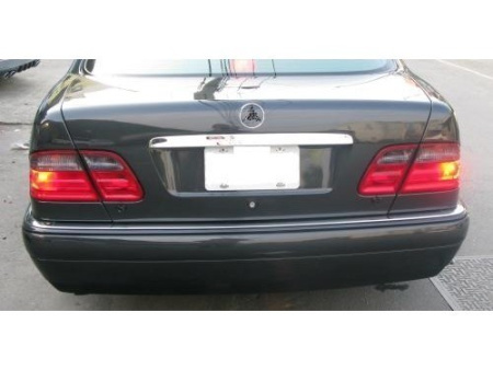 Mercedes E 210 (95-02) накладка из нержавеющей стали на ручку крышки багажника из нержавеющей стали