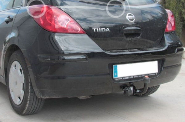 Nissan Tiida (08–14) Фаркоп (тягово-сцепное устройство)