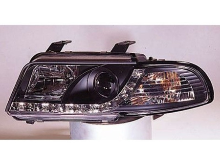 Audi A4 (99-01) фары передние линзовые, черные