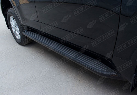 Toyota Land Cruiser LC 300 2021 - н.в. Пороги с подсветкой черные