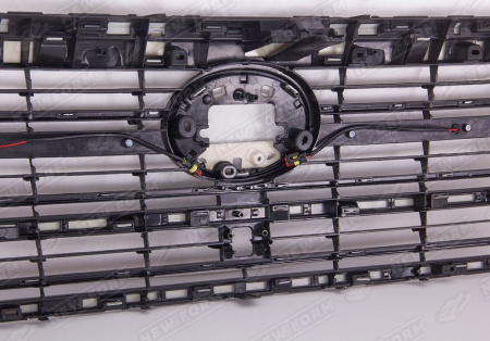 Toyota Land Cruiser LC 300 2021 - н.в. Решетка радиатора с подсветкой