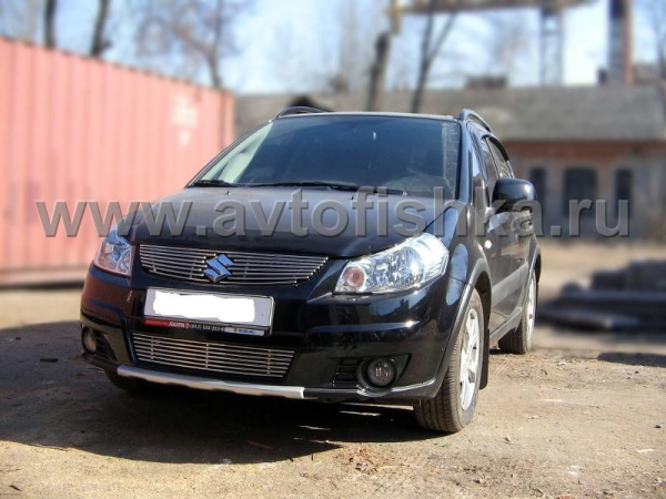 Suzuki SX4 (10-) хэтчбек накладка на решетку радиатора