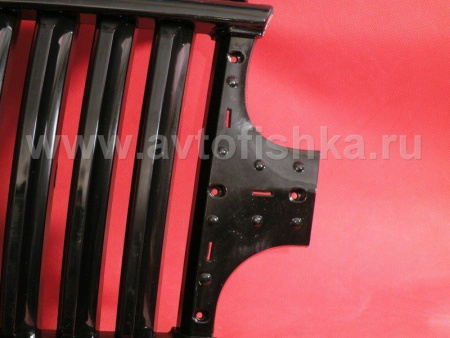 Chevrolet Tahoe, Suburban (99-06) черная радиаторная решетка с вертикальным дизайном