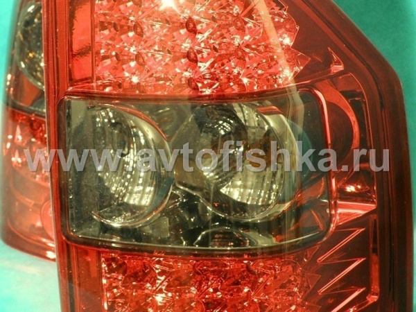 Mitsubishi Pajero 3 (2003-2006) фонари задние светодиодные красно-тонированные, комплект 2 шт.