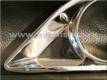Toyota Corolla (06-) накладки противотуманных фар переднего бампера хромированные рамки, комплект 2 шт.