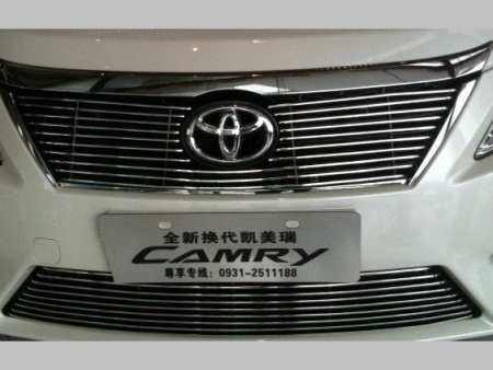 Toyota Camry V50 (11-) верхняя накладка на решетку радиатора, полированный алюминий