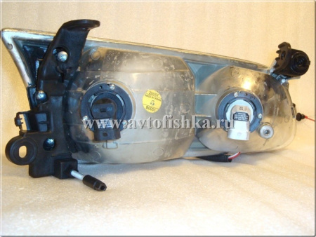 Toyota Camry (авг. 1999-2001) SXV2, MCV20 USA фары передние прозрачные хромированные со светящимися ободками.