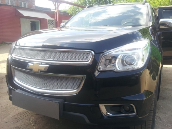Chevrolet TrailBlazer (12–16) Защита радиатора Premium, хром, 2 части