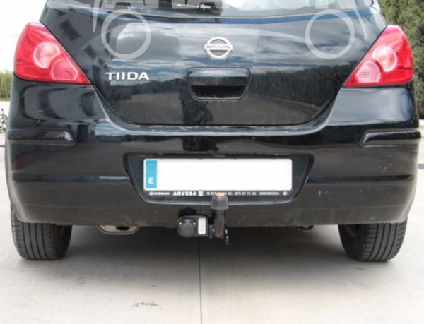 Nissan Tiida (08–14) Фаркоп (тягово-сцепное устройство)