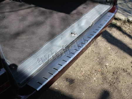 Mercedes Viano Vito (04-14) накладка на задний бампер профилированная с загибом, нержавеющая сталь