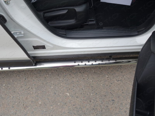 Mazda CX-5 (17–) Пороги овальные с проступью 75х42 мм