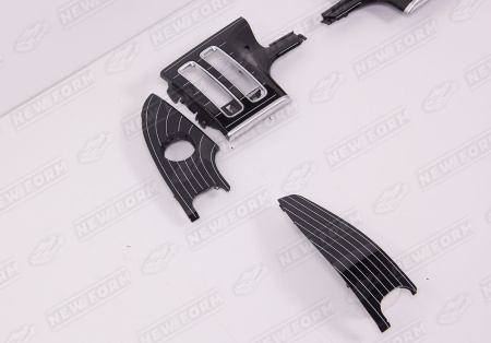 Mercedes-Benz S-Klasse W223 2020 - н.в. Накладки на панель стиль Maybach серебро