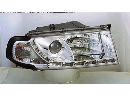 Skoda Octavia (01-04) передние фары линзовые, с указателем поворотов с противотуманным светом