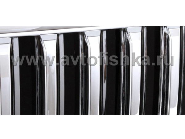 Chevrolet Tahoe, Suburban (99-06) решетка радиатора хромированная, вертикальный дизайн